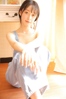 美女100%露全身